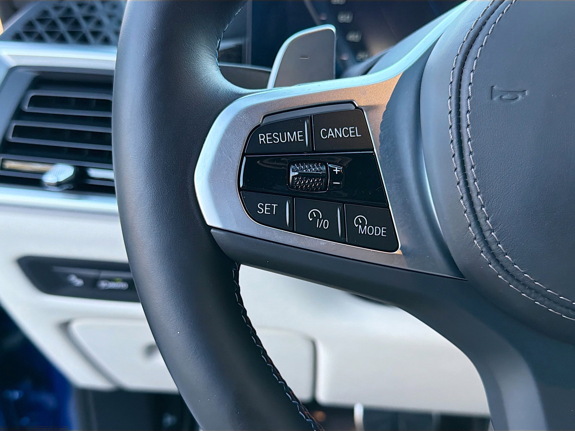 Used 2025 BMW X5 M60i image 37