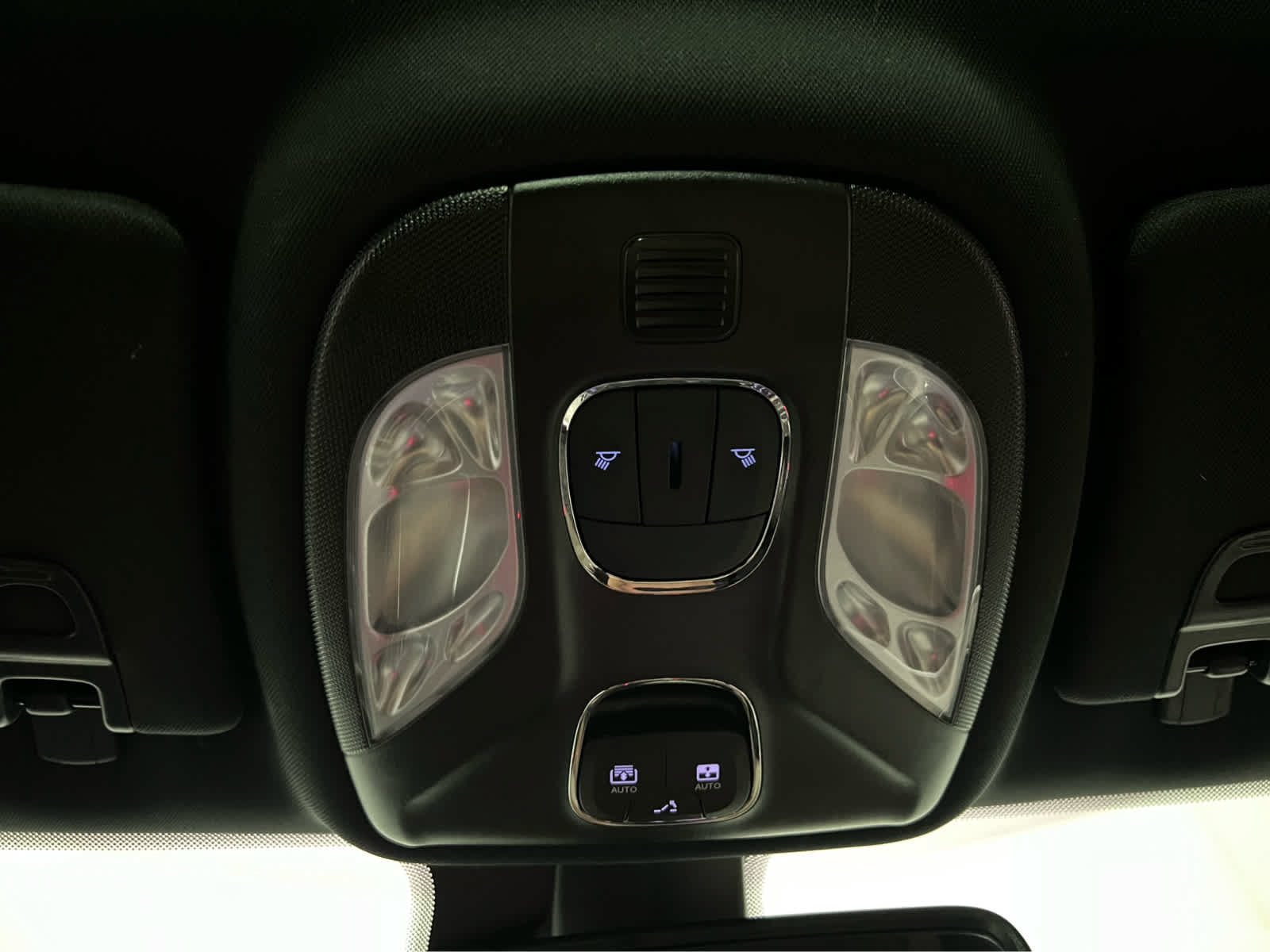 Used 2025 Jeep Compass Limited w/ Sun & Sound Group AWD/4WD image 16
