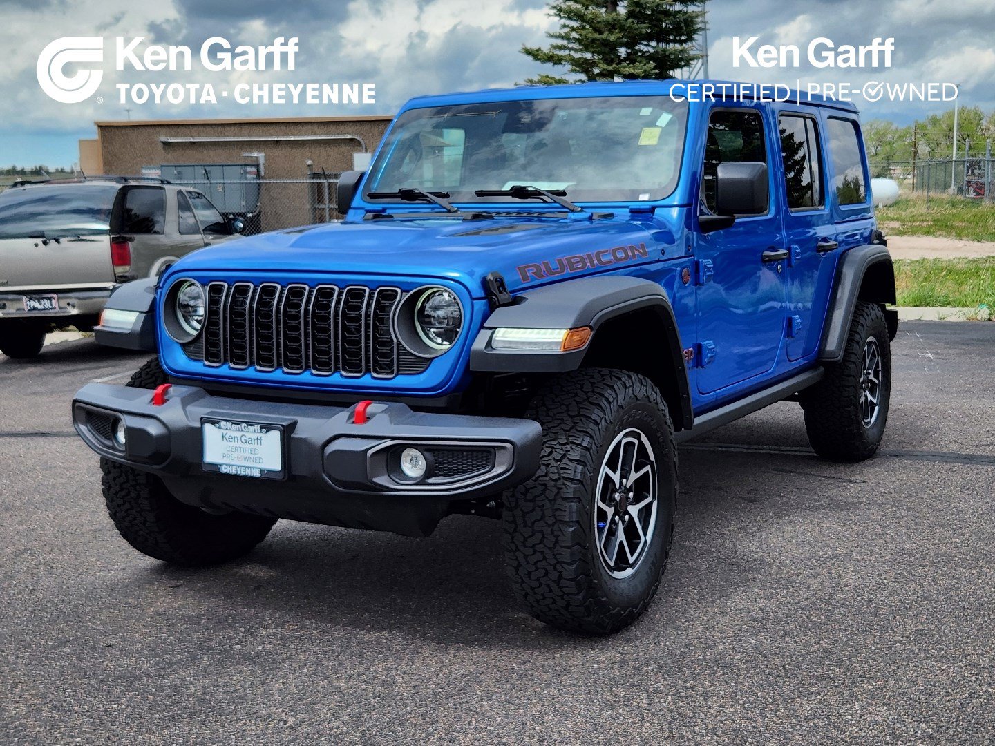 Used 2025 Jeep Wrangler Unlimited Rubicon w/ Convenience Group AWD/4WD image 1