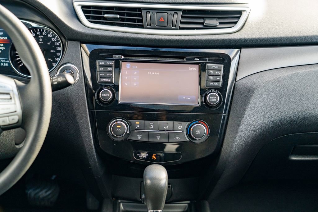 Used 2016 Nissan Rogue SL image 19