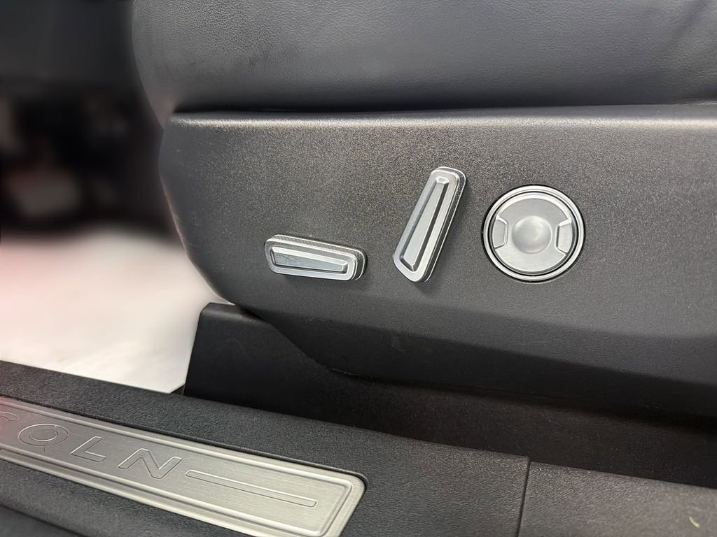 Used 2024 Lincoln Nautilus Reserve AWD/4WD image 14