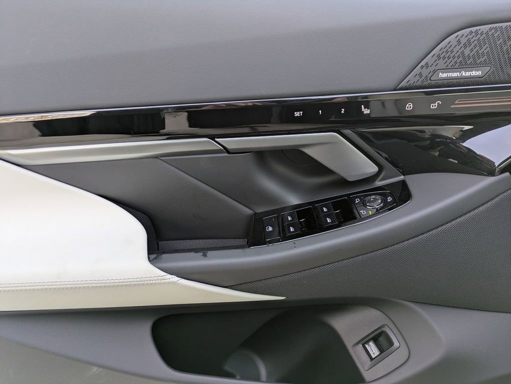 New 2026 BMW 530i xDrive w/ M Sport Package image 10