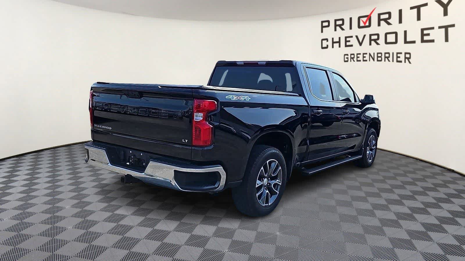 Used 2024 Chevrolet Silverado 1500 LT AWD/4WD image 8