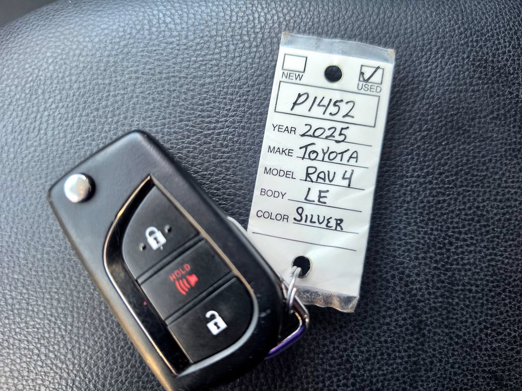 Used 2025 Toyota RAV4 LE AWD/4WD image 35