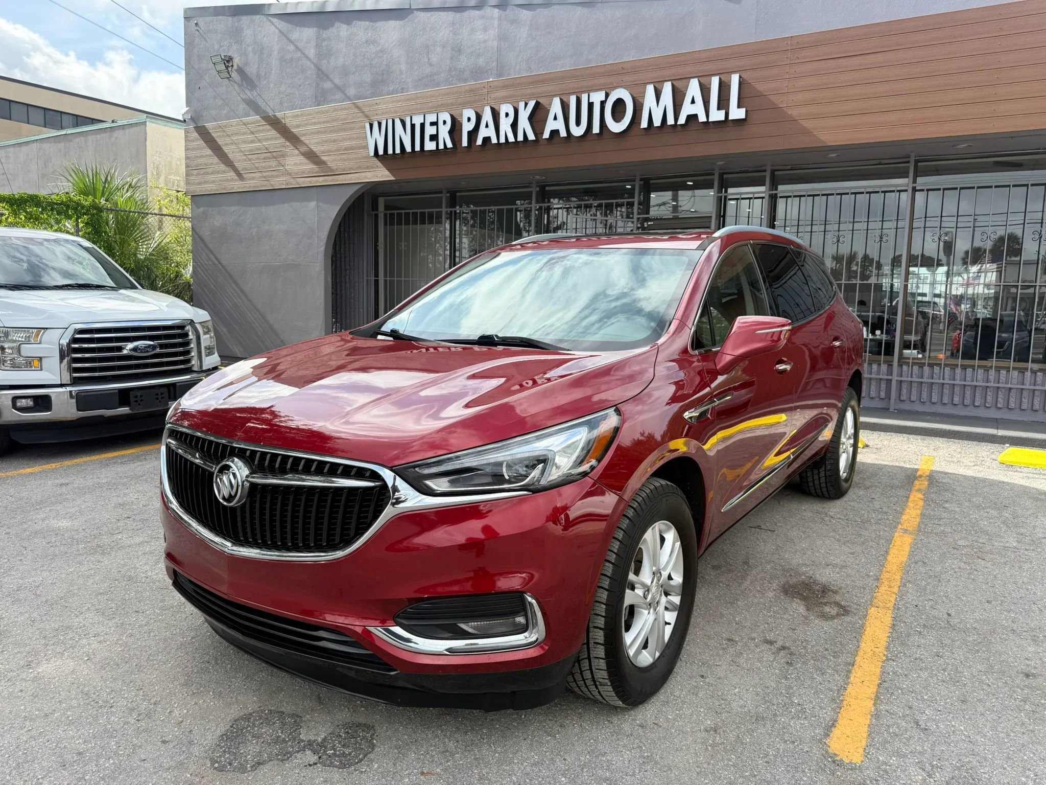 Used 2020 Buick Enclave Essence FWD image 1