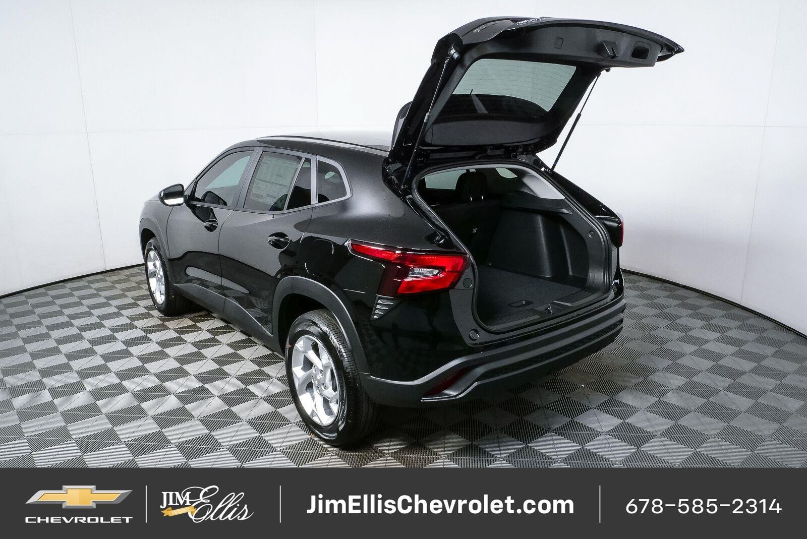 New 2026 Chevrolet Trax LS w/ LS Convenience Package FWD image 26
