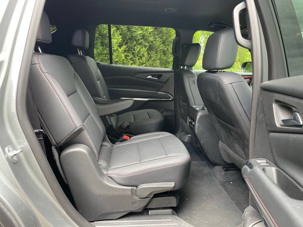 Used 2025 Chevrolet Traverse Z71 AWD/4WD image 23