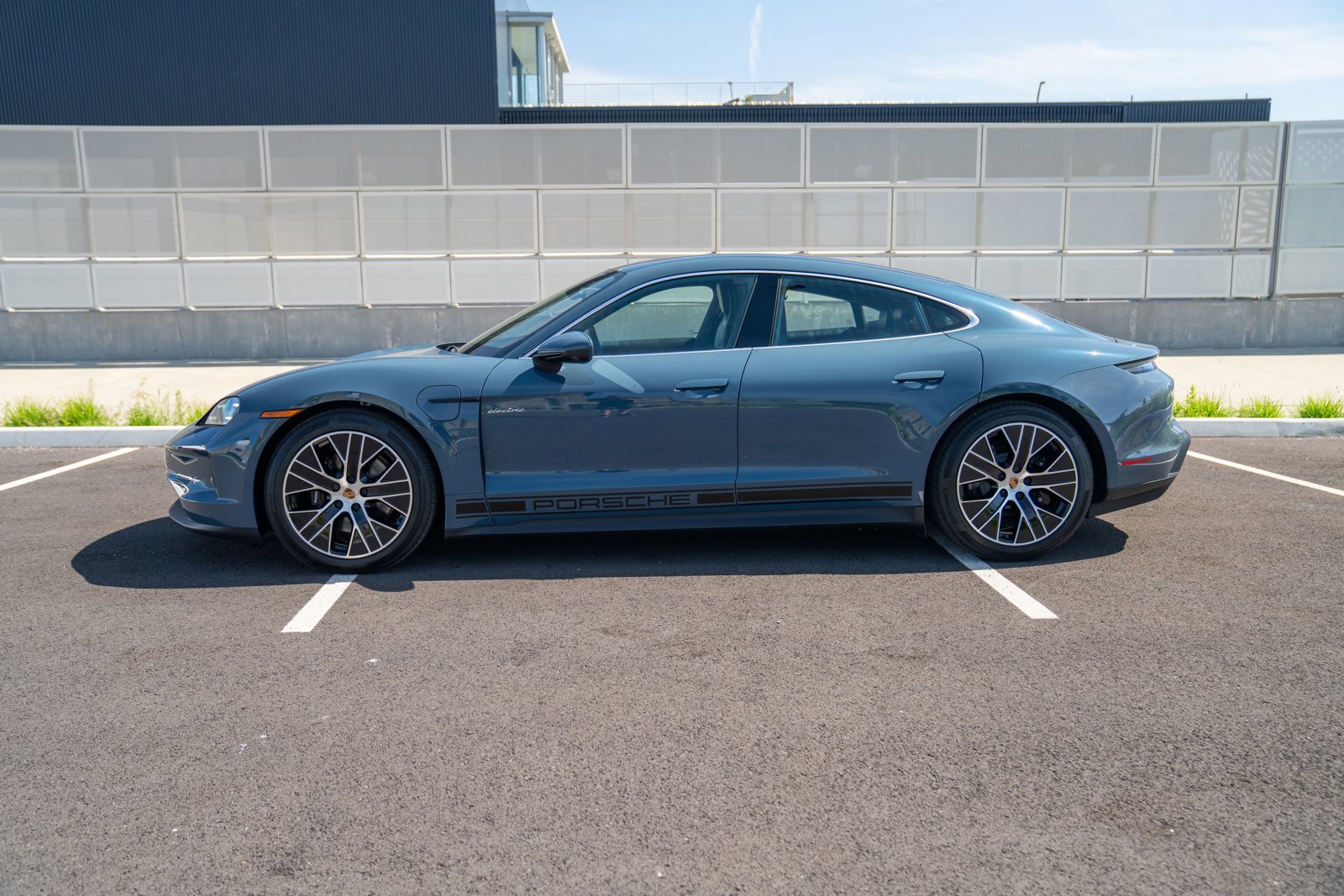 New 2026 Porsche Taycan 4S AWD/4WD image 2