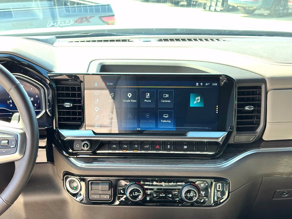 Used 2025 Chevrolet Silverado 1500 LTZ AWD/4WD image 17