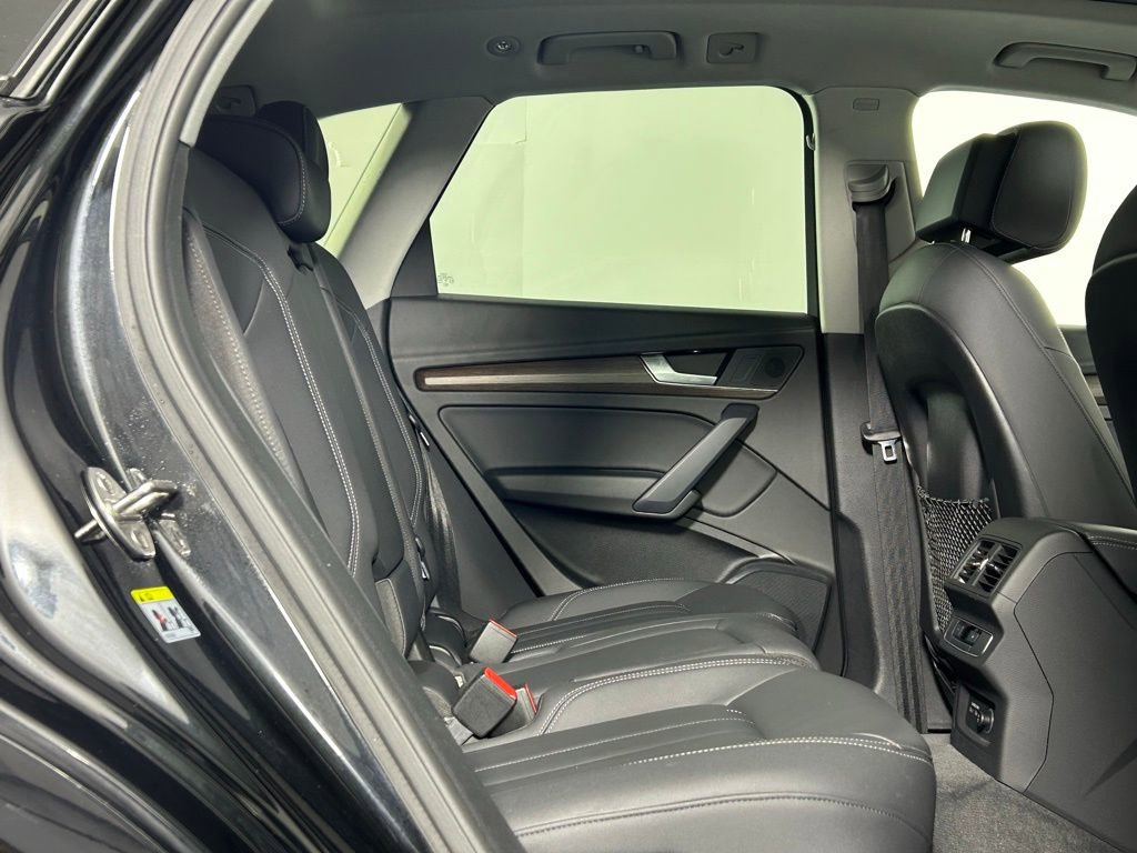 Used 2021 Audi Q5 2.0T Premium w/ Convenience Package AWD/4WD image 13