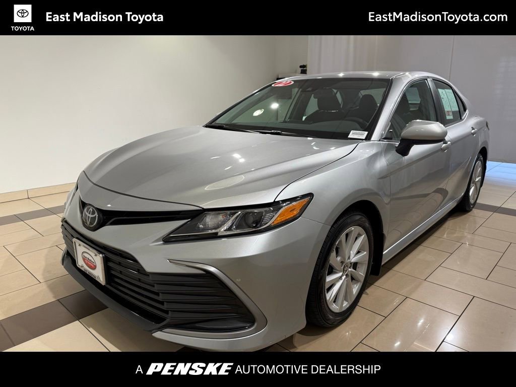 Used 2022 Toyota Camry LE image 1