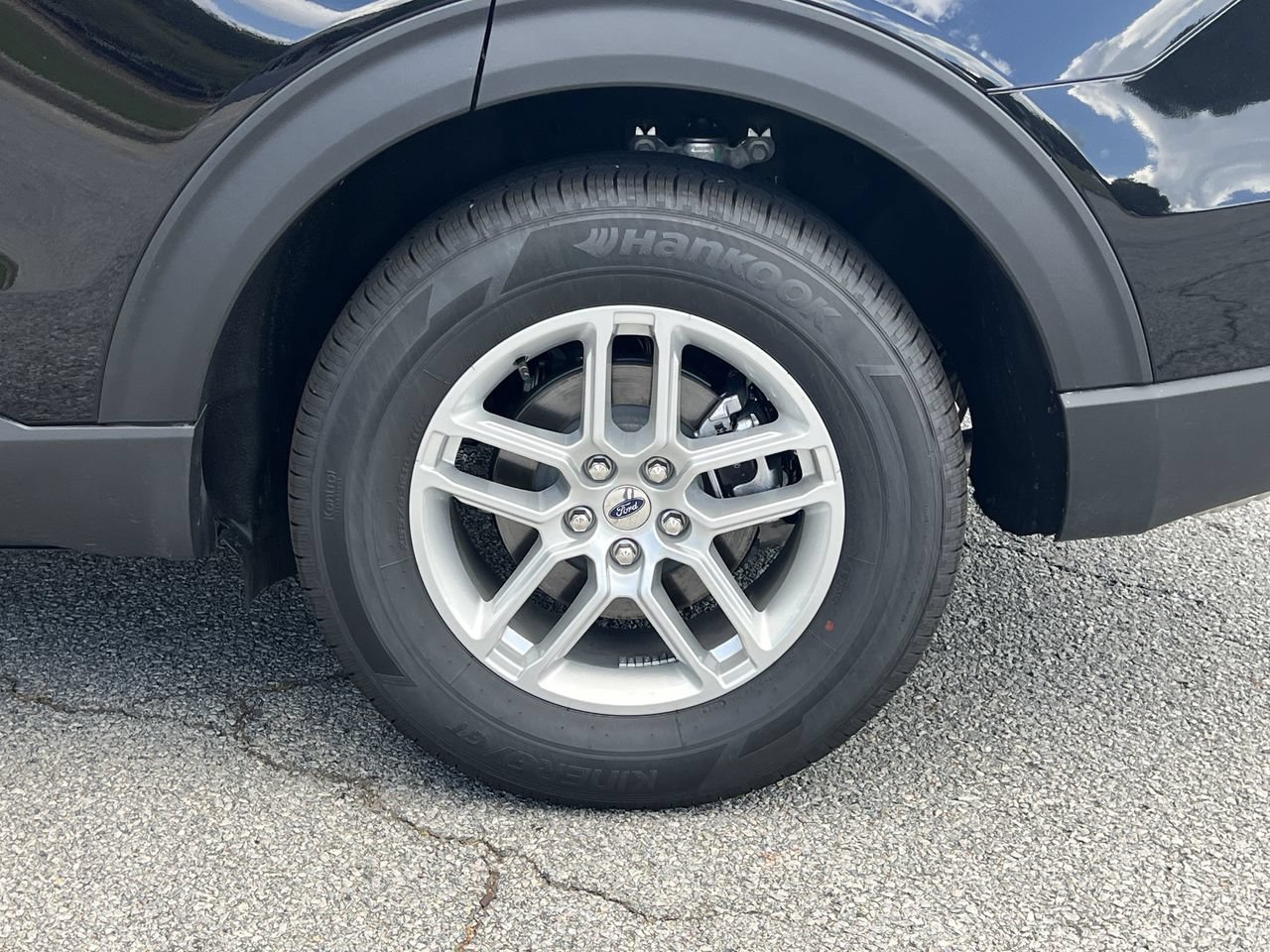 New 2026 Ford Explorer Active RWD image 26