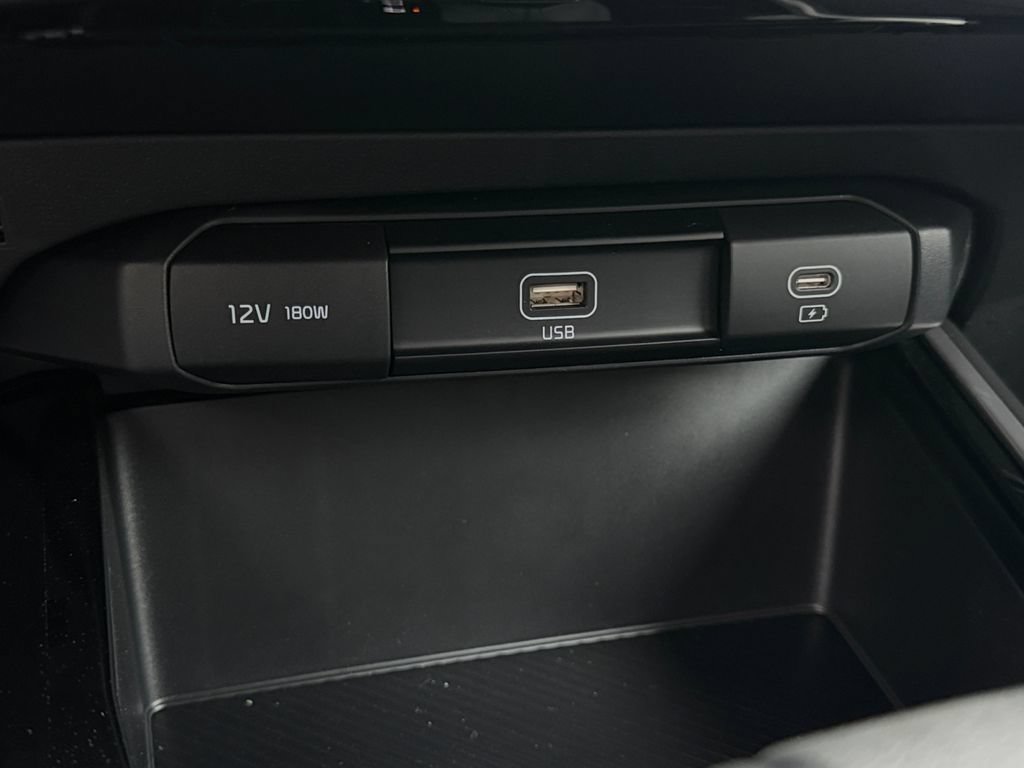 New 2026 Kia Niro LX FWD image 22