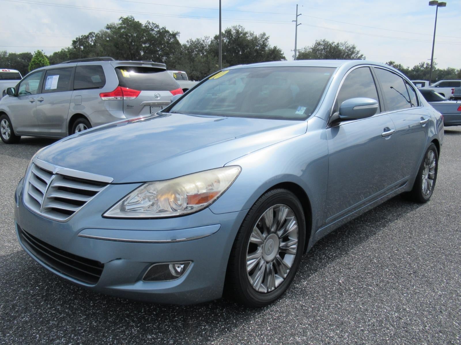 Used 2010 Hyundai Genesis 3.8 w/ Premium Pkg 2 RWD image 3