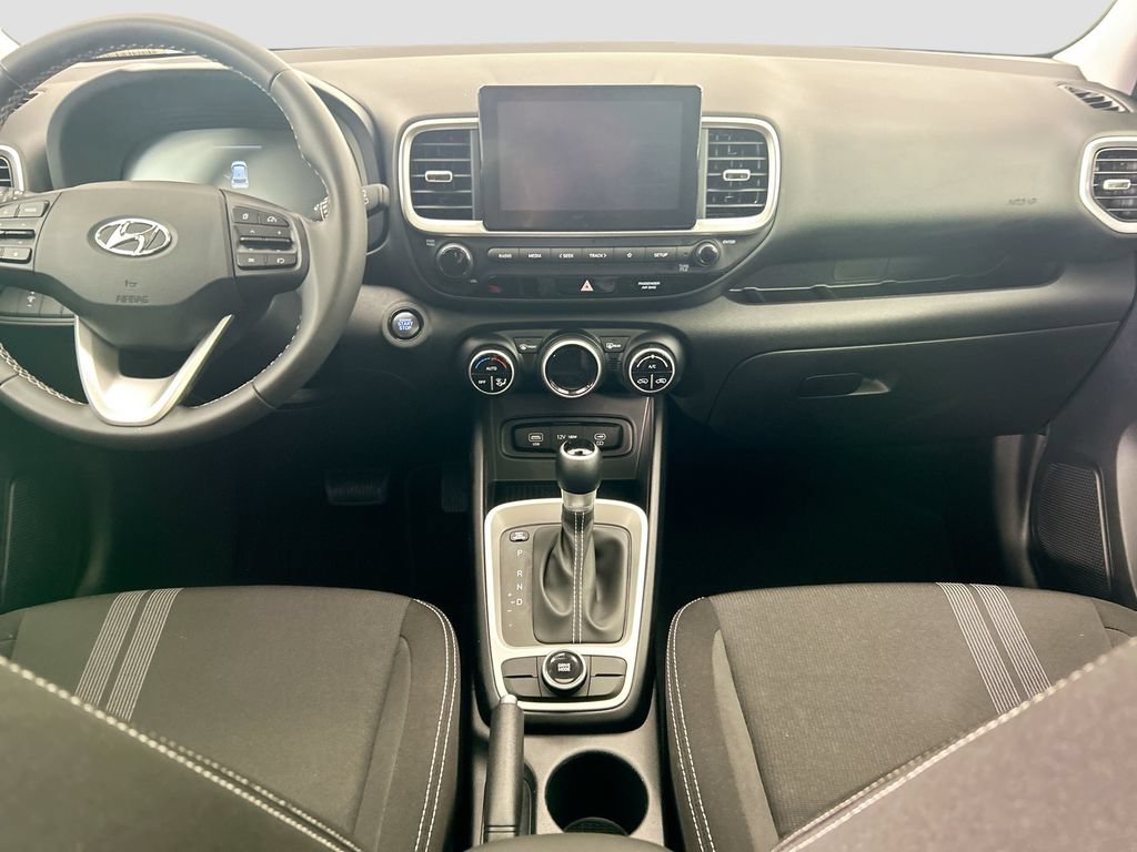 Used 2025 Hyundai Venue SEL FWD image 13