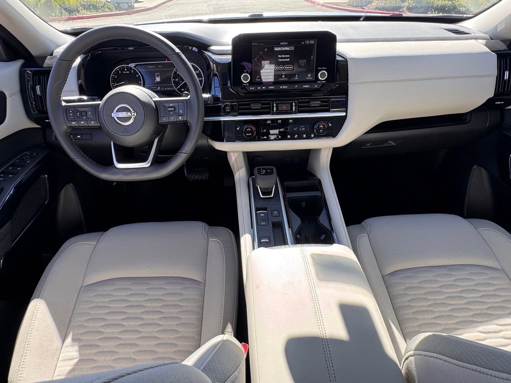 New 2025 Nissan Pathfinder SV w/ SV Premium Package image 12