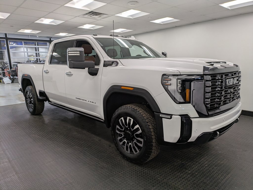 Used 2024 GMC Sierra 3500 Denali Ultimate image 3