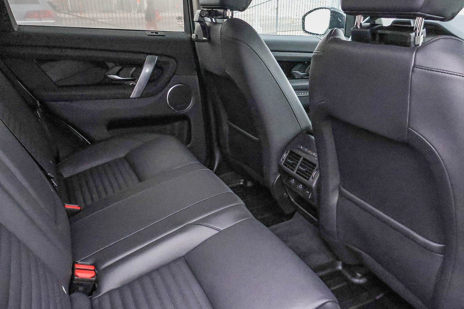 Used 2025 Land Rover Discovery Sport S image 20