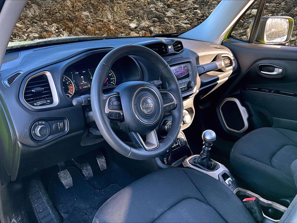 Used 2017 Jeep Renegade Sport image 13