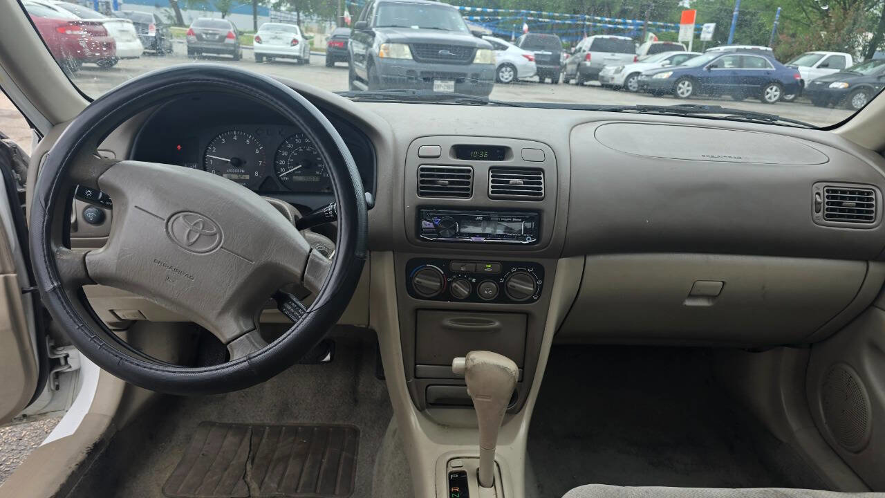 Used 2001 Toyota Corolla LE FWD image 9