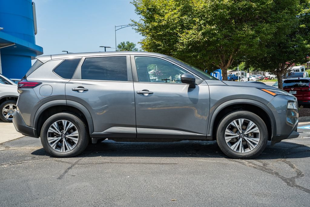 Used 2022 Nissan Rogue SV AWD/4WD image 4