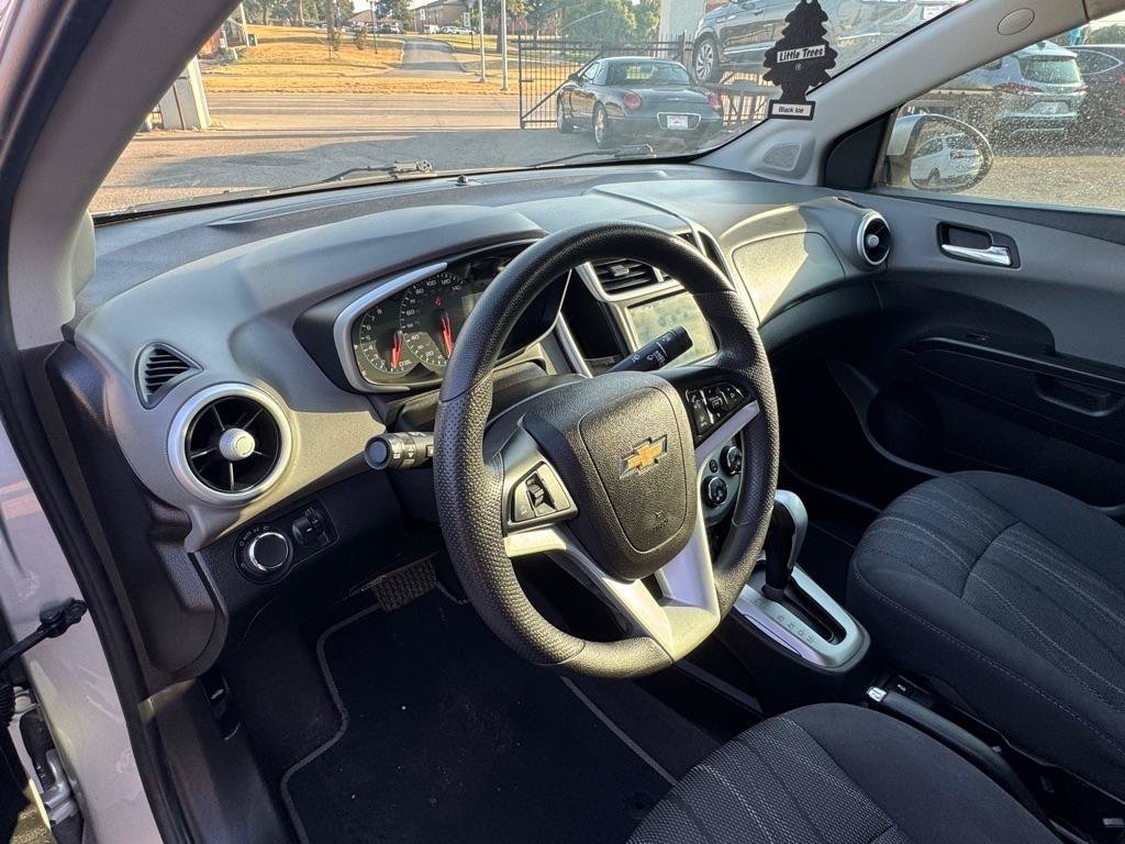 Used 2019 Chevrolet Sonic LT FWD image 9