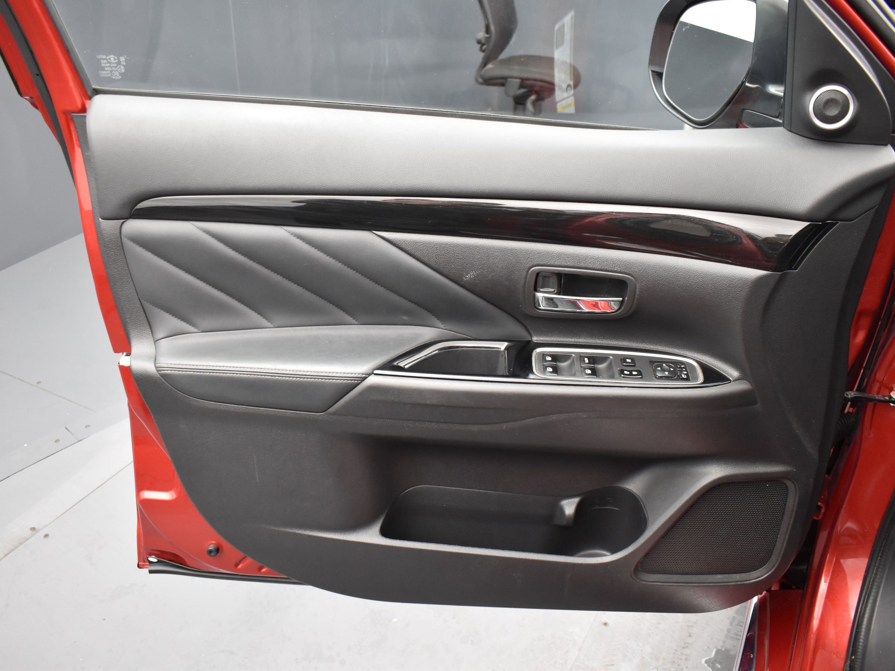 Used 2018 Mitsubishi Outlander GT image 10