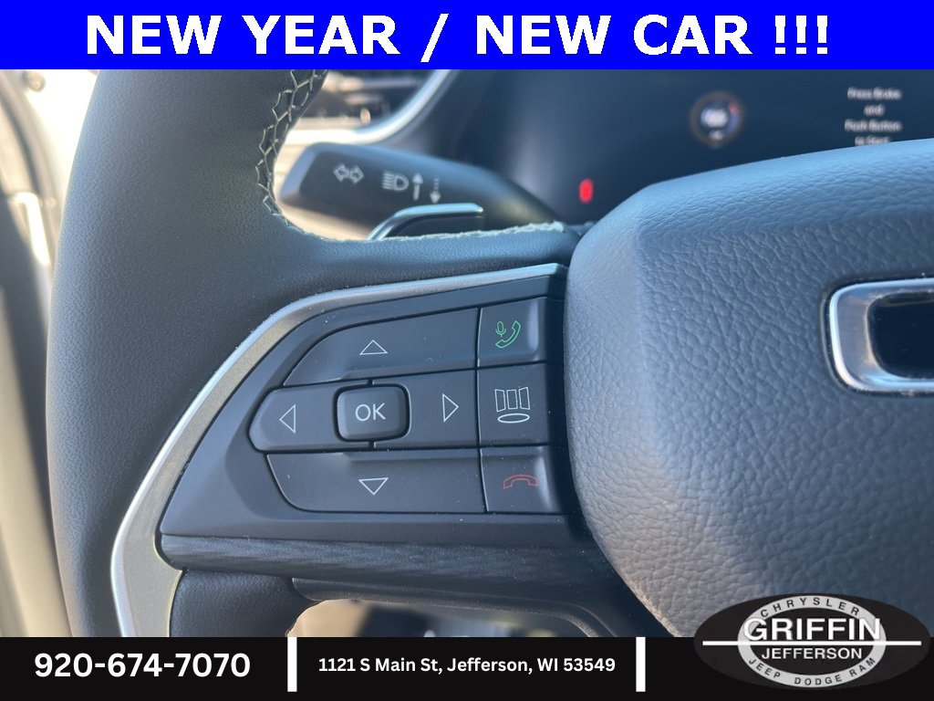 Used 2025 Jeep Grand Cherokee L Altitude image 13