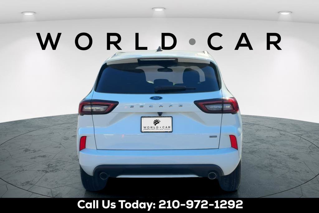 Used 2024 Ford Escape ST-Line w/ Equipment Group 301A image 4