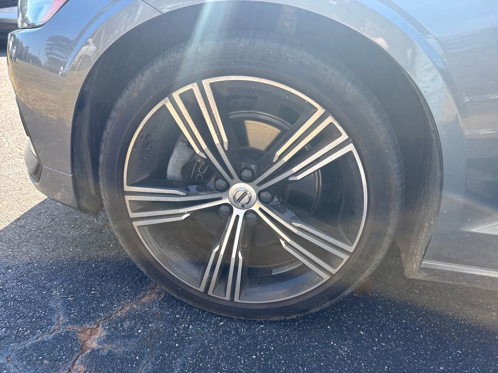 Used 2020 Volvo S60 T5 Inscription image 33