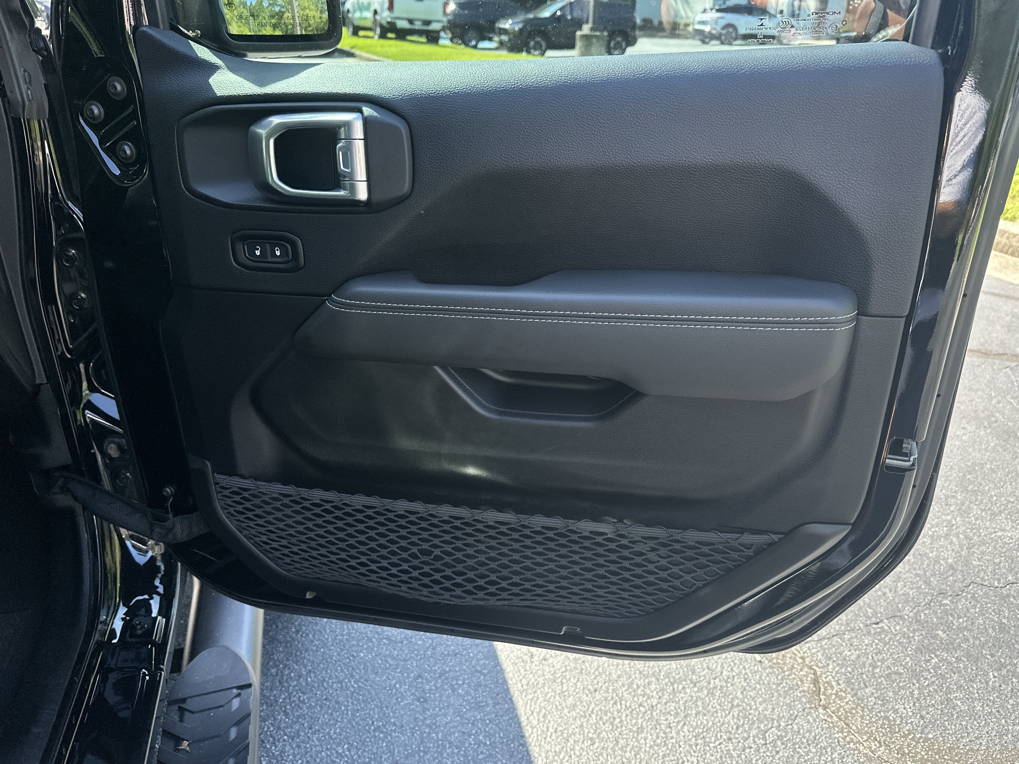 Used 2021 Jeep Wrangler Unlimited Sahara AWD/4WD image 14