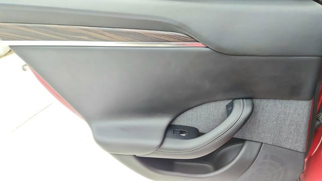Used 2022 Tesla Model S image 30