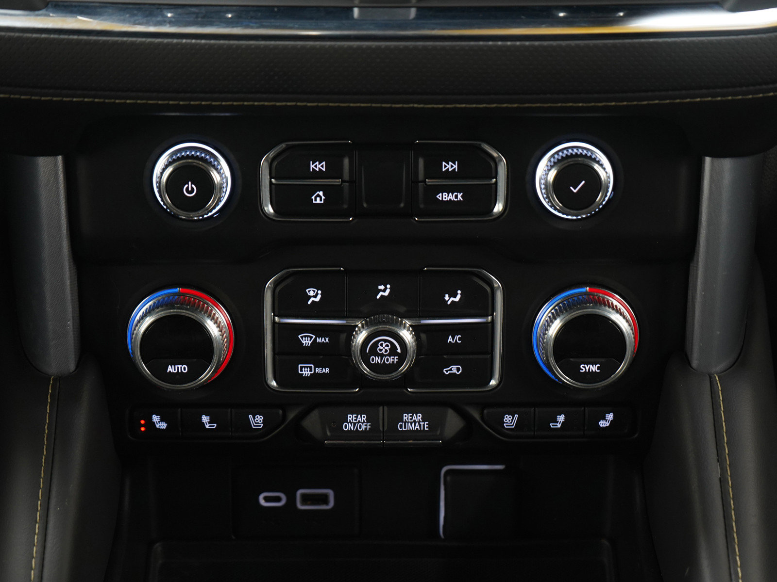 Used 2022 GMC Yukon XL SLT w/ SLT Luxury Package image 19