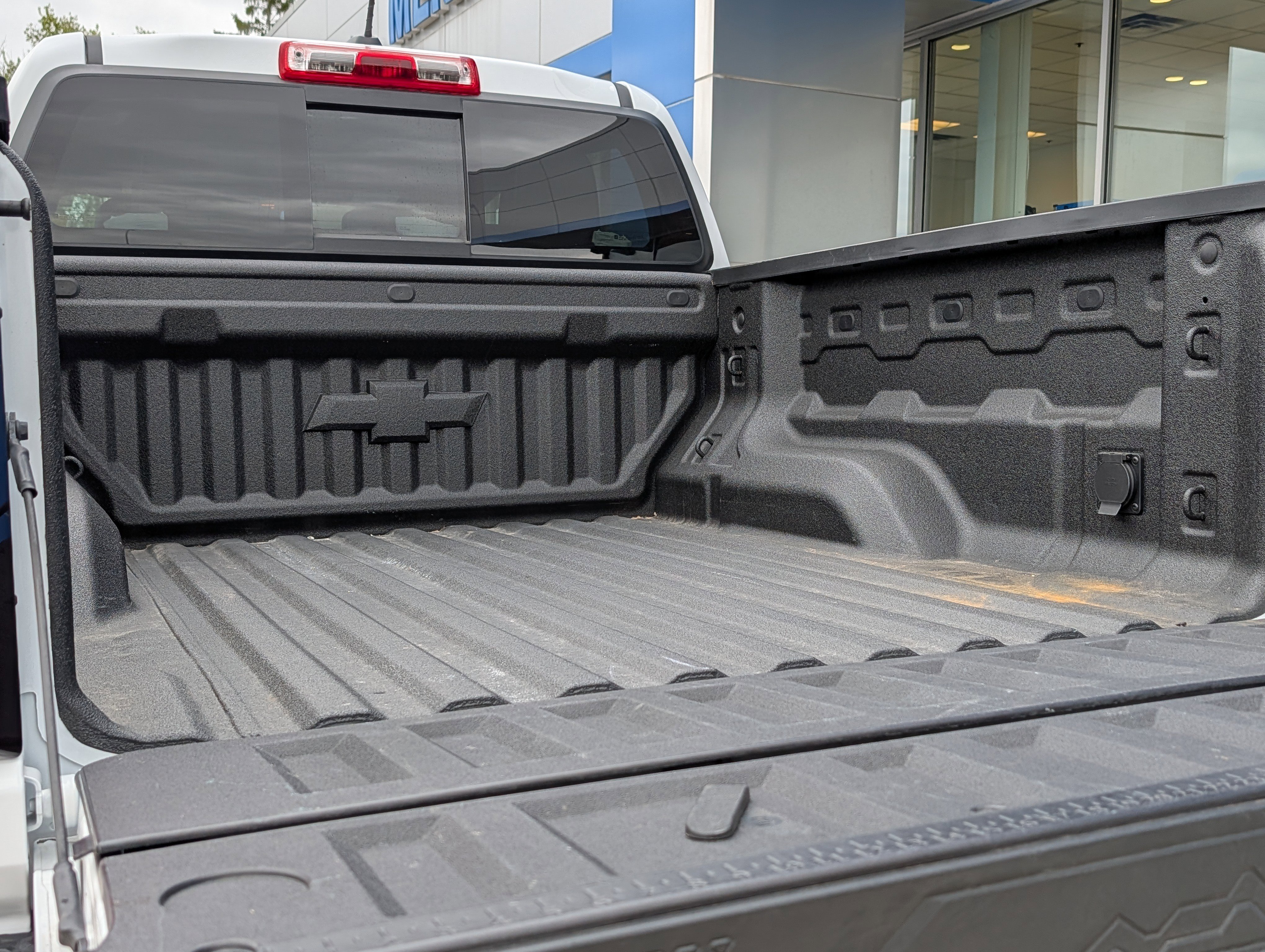 Certified 2025 Chevrolet Colorado ZR2 w/ Technology Package AWD/4WD image 10