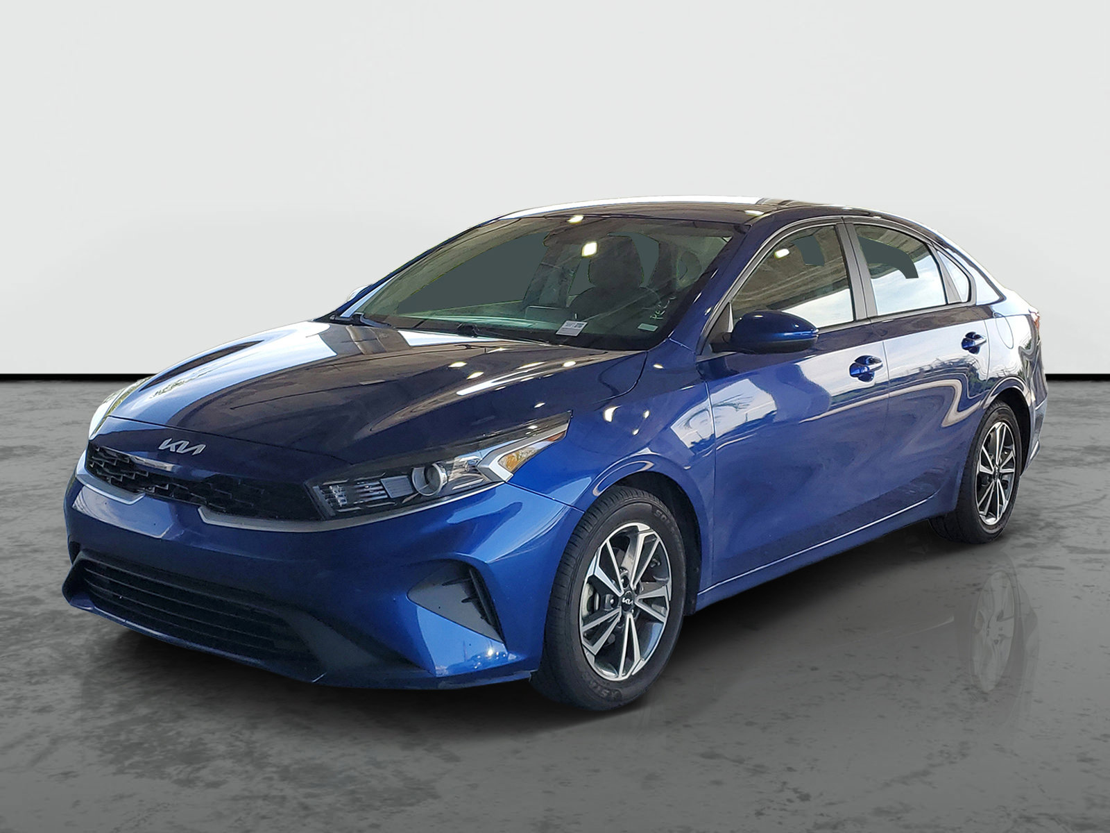 Used 2023 Kia Forte LXS FWD image 4