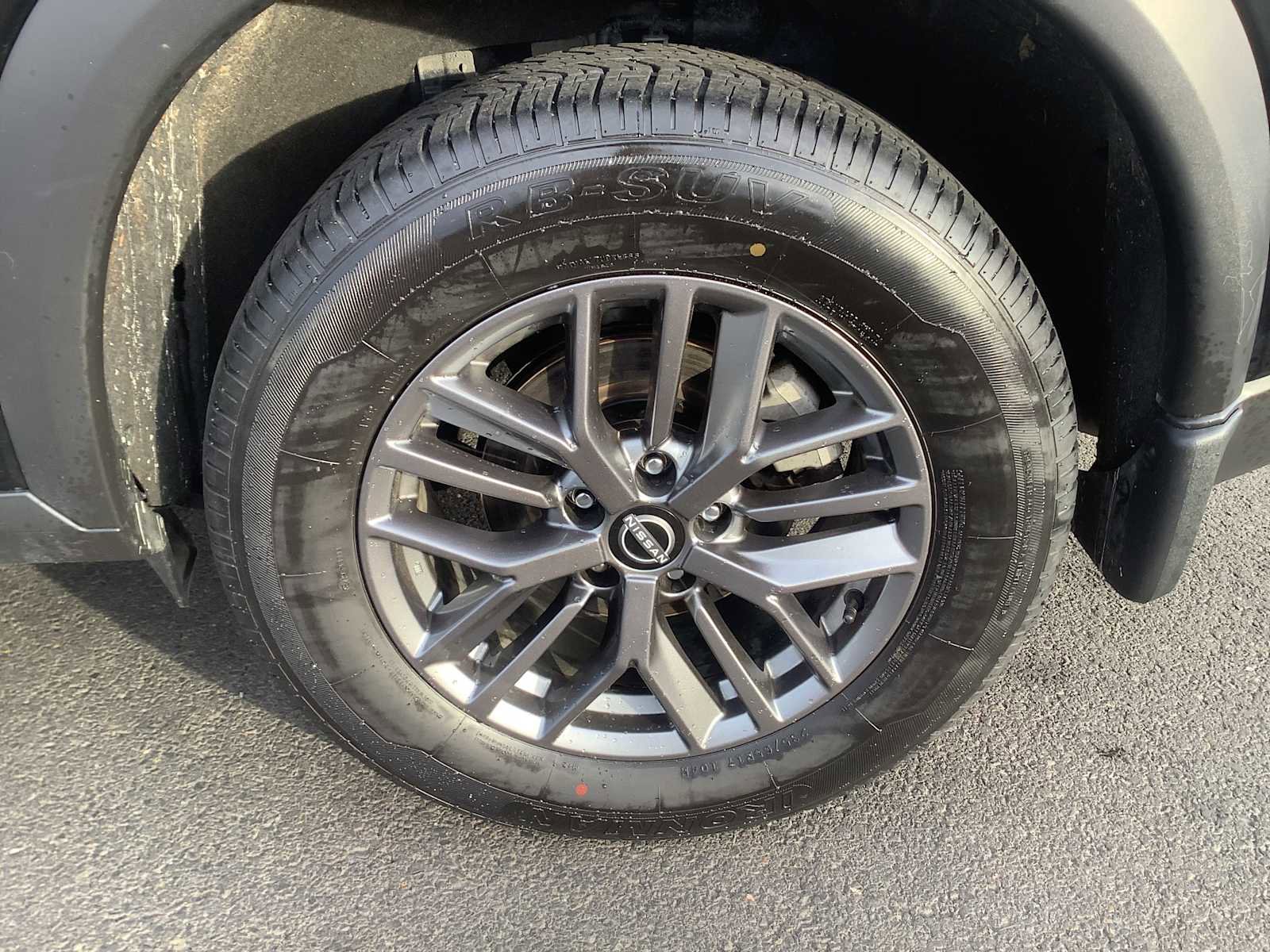 Used 2023 Nissan Rogue S image 8