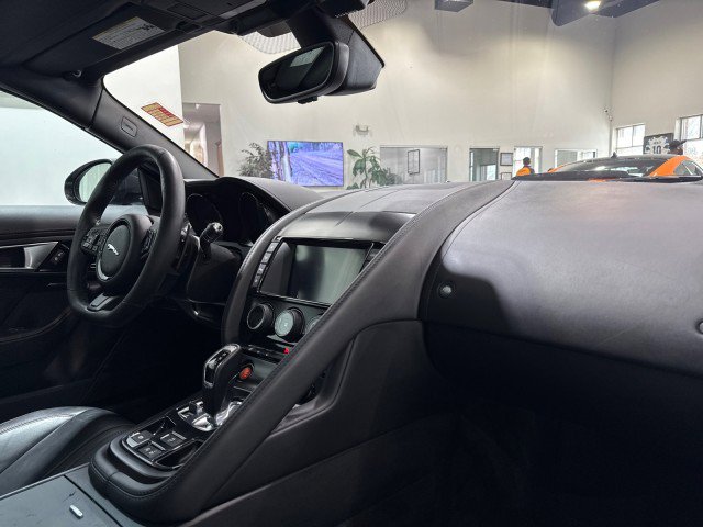 Used 2017 Jaguar F-TYPE Coupe RWD image 21