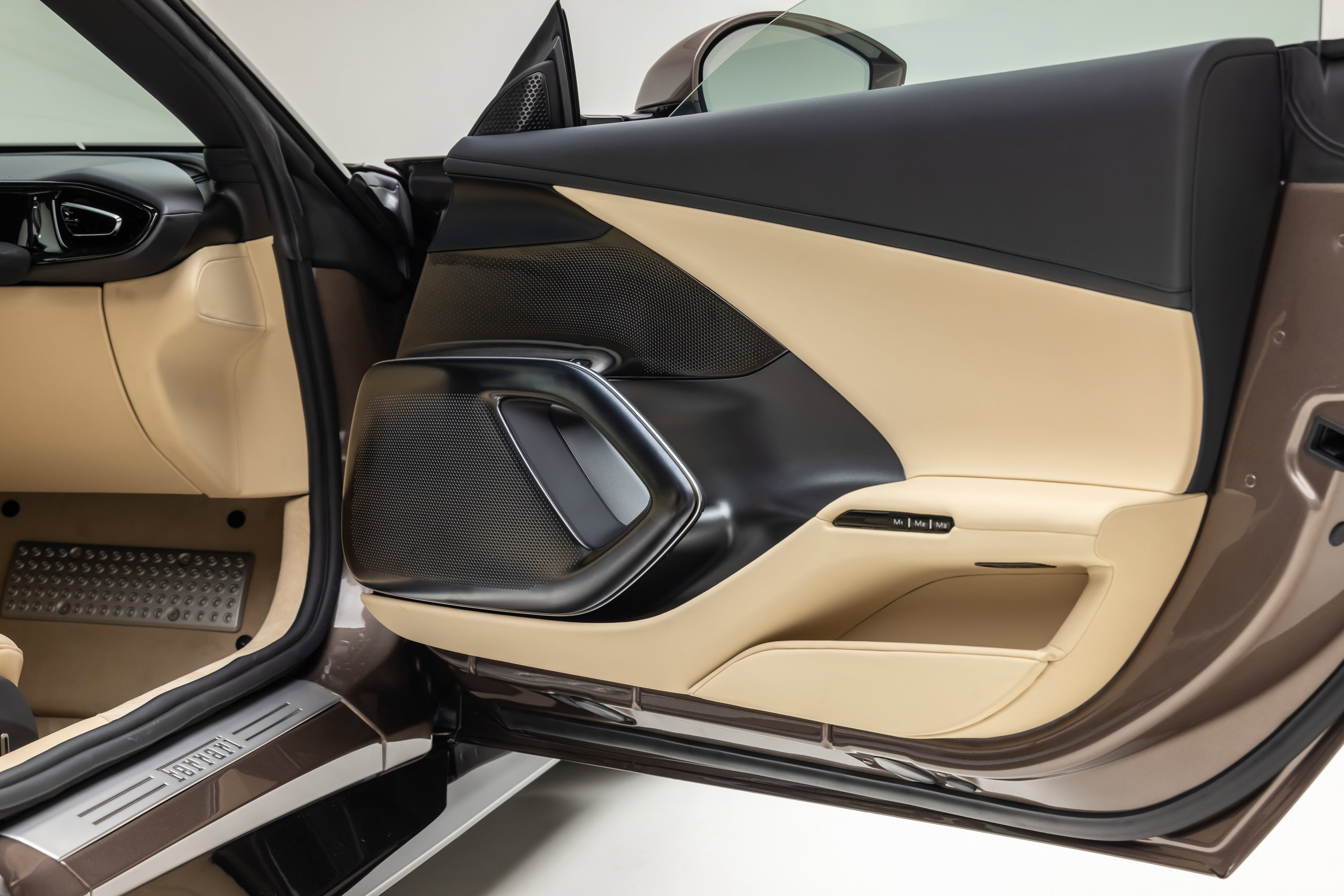 Certified 2025 Ferrari 12Cilindri image 37