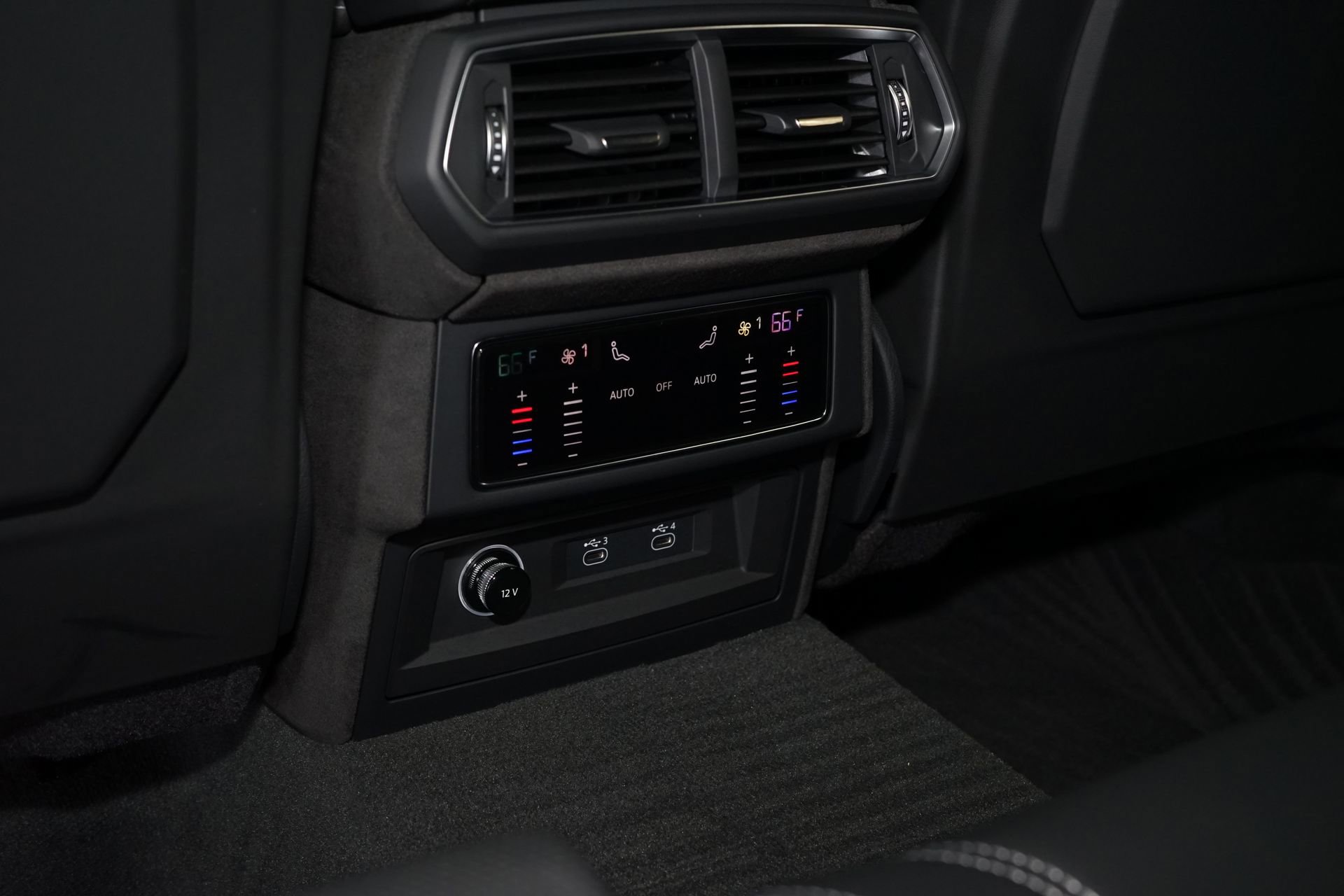 Used 2026 Lamborghini Urus SE image 24