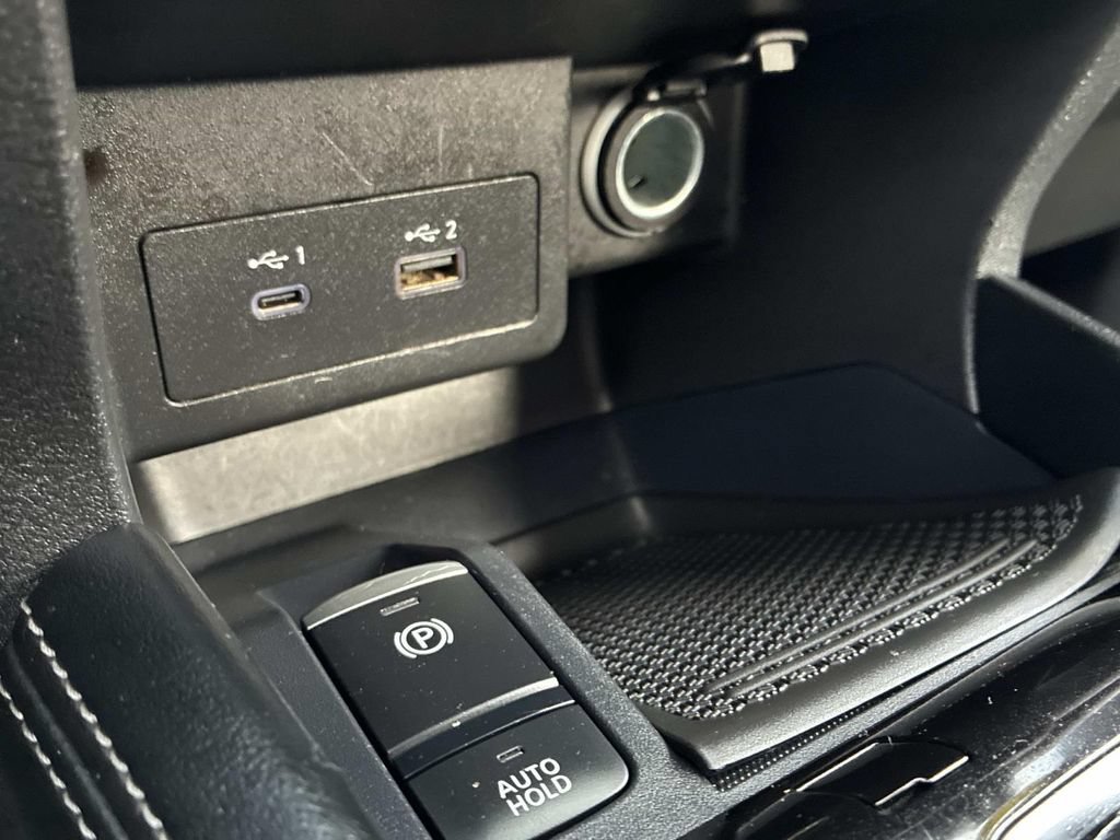 Certified 2024 Nissan Kicks SR w/ SR Premium Package FWD image 31