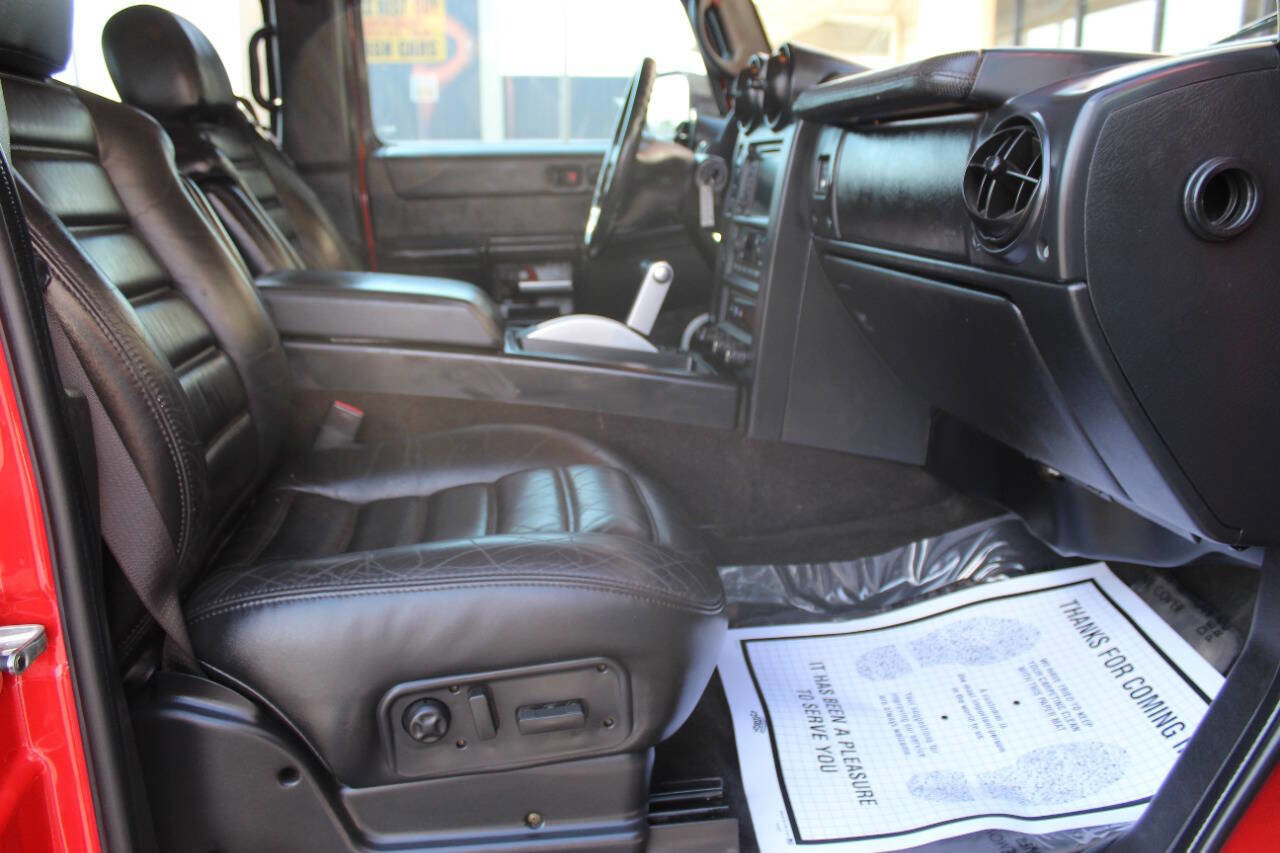 Used 2005 HUMMER H2 SUT w/ Preferred Equipment Group AWD/4WD image 10