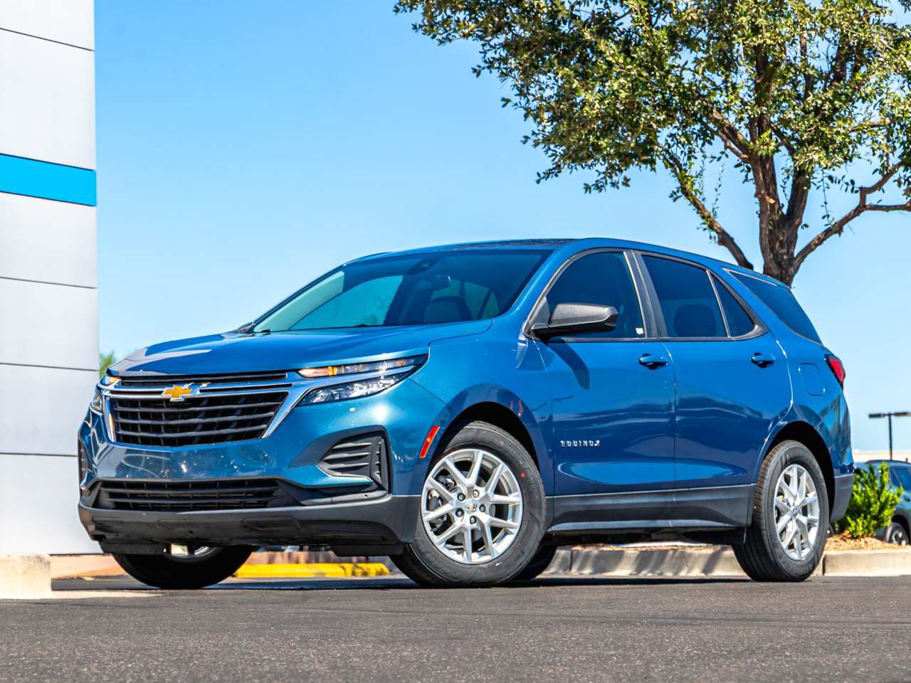 Used 2024 Chevrolet Equinox LS w/ LS Convenience Package
