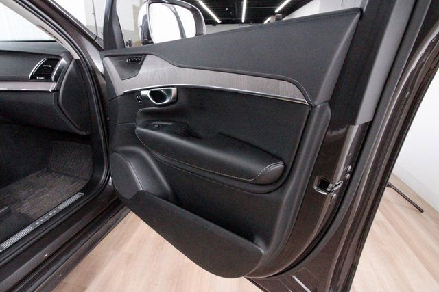 Certified 2023 Volvo XC90 B6 Ultimate w/ Protection Package Premier image 23