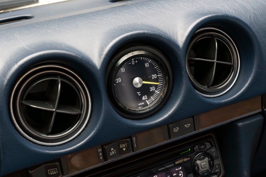 Used 1988 Mercedes-Benz 560 SL image 27