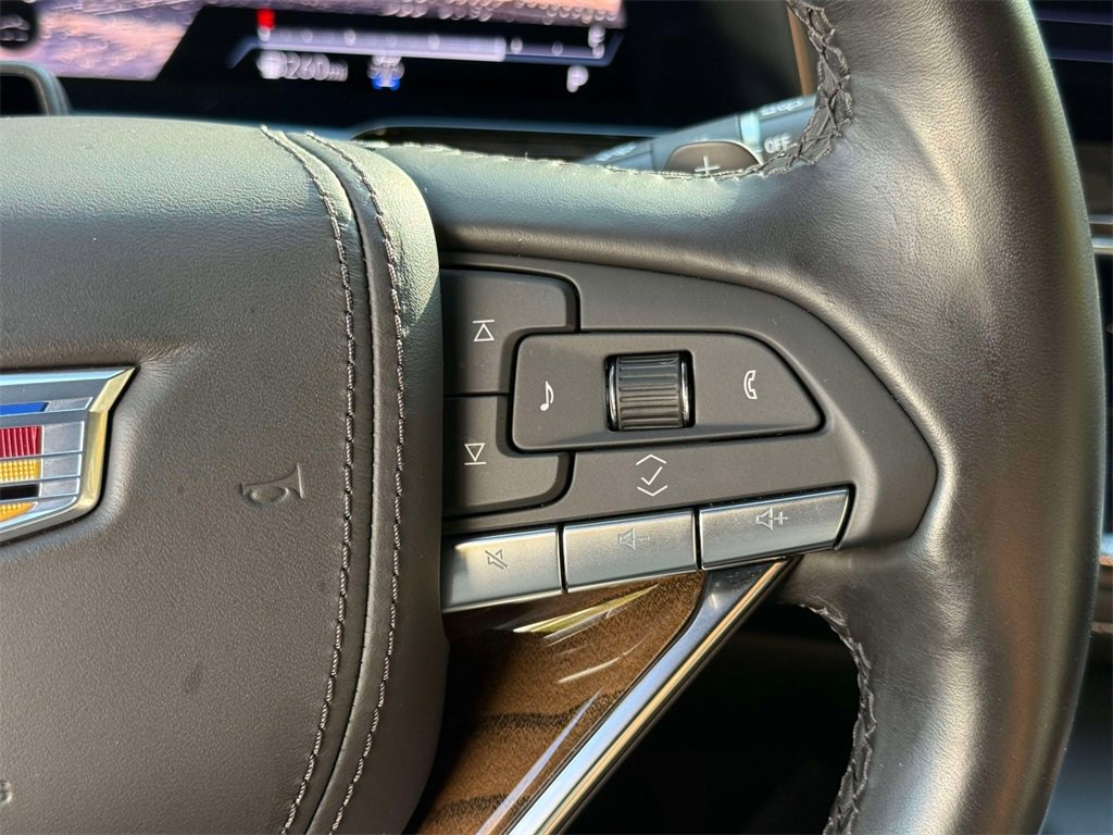 Used 2024 Cadillac Escalade ESV Sport Platinum w/ LPO, ONYX Package image 34