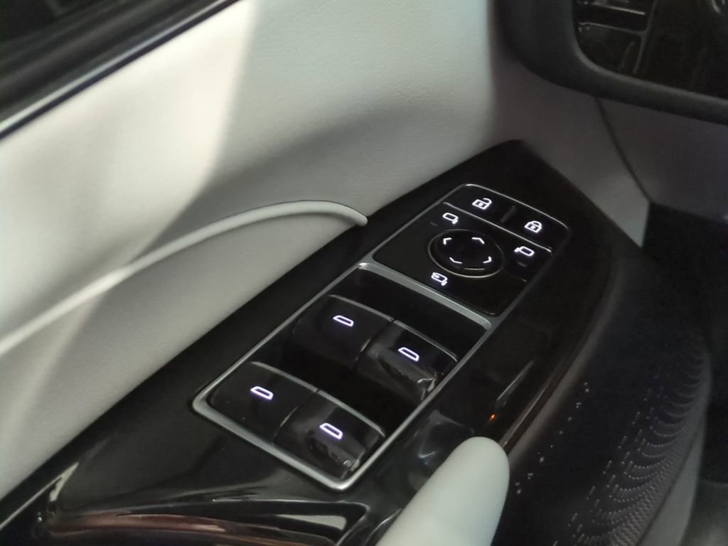 Used 2024 Cadillac Lyriq Sport image 24