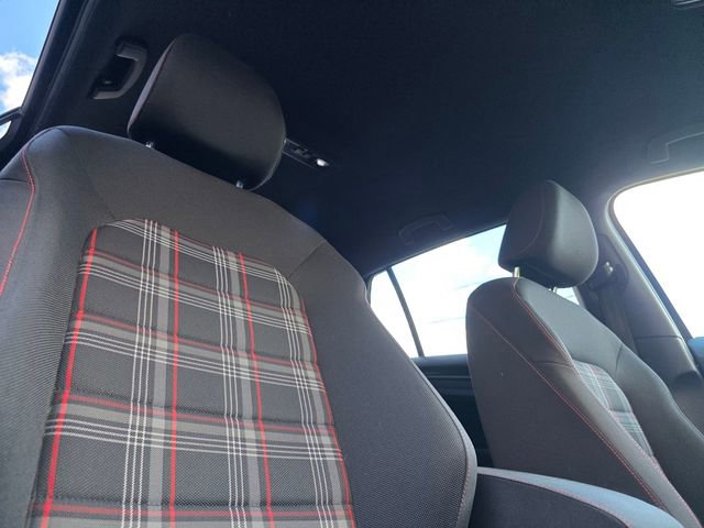 Used 2016 Volkswagen Golf S image 18