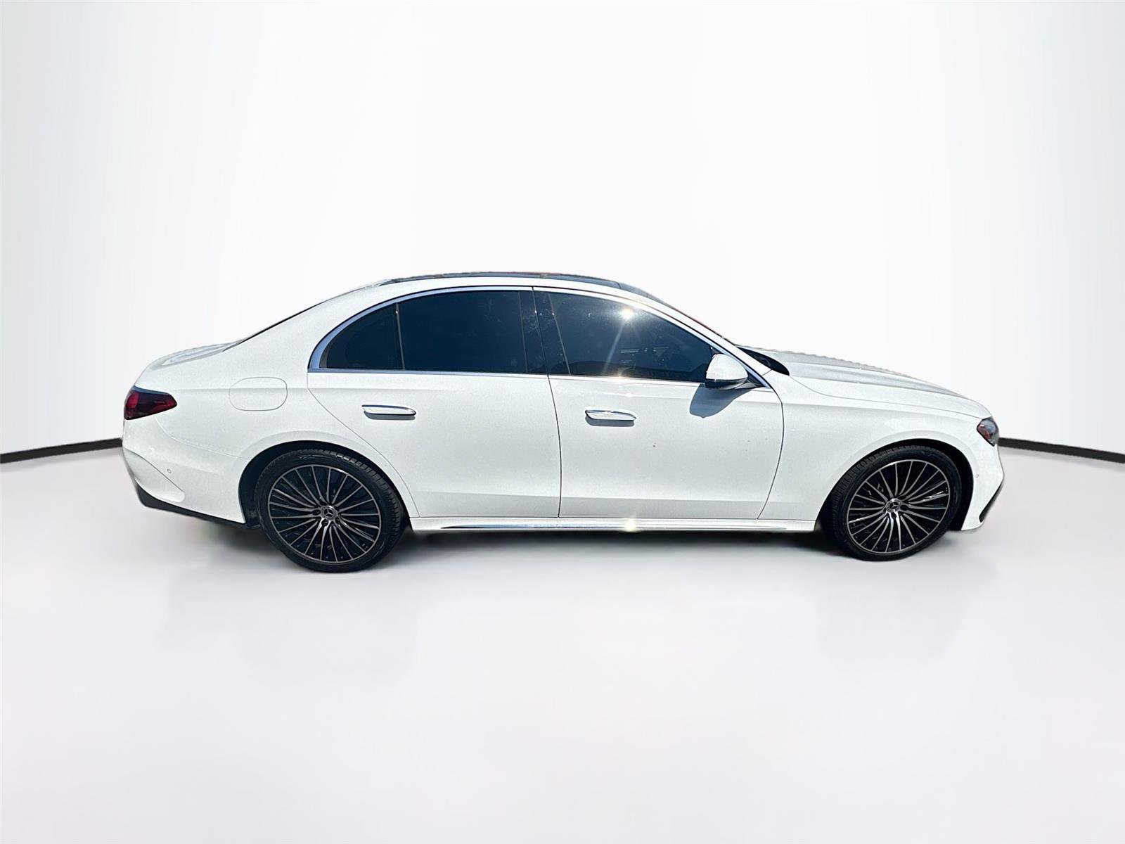 Used 2024 Mercedes-Benz E 350 4MATIC Sedan image 6