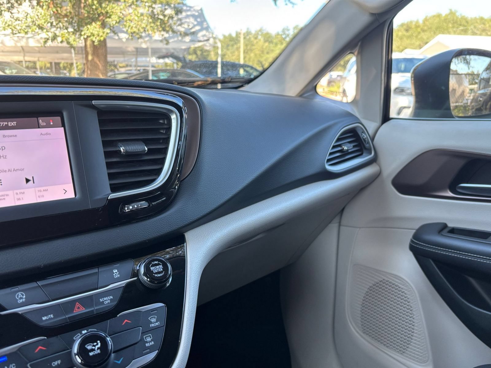 Used 2024 Chrysler Voyager LX FWD image 37