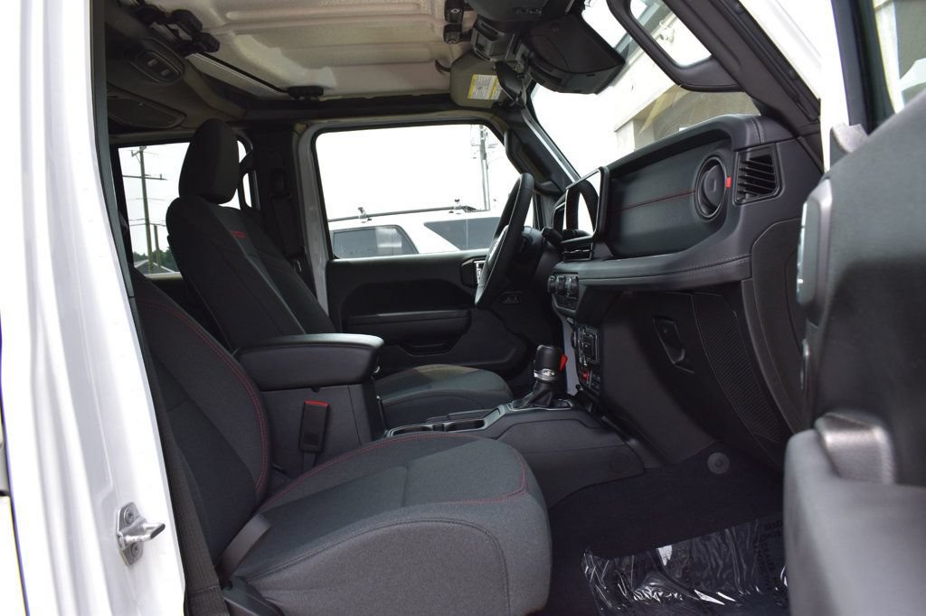 Used 2026 Jeep Gladiator Rubicon AWD/4WD image 19